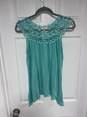 Simply Irresistible Teal Crochet Yoke Sleeveless Camisole Size S